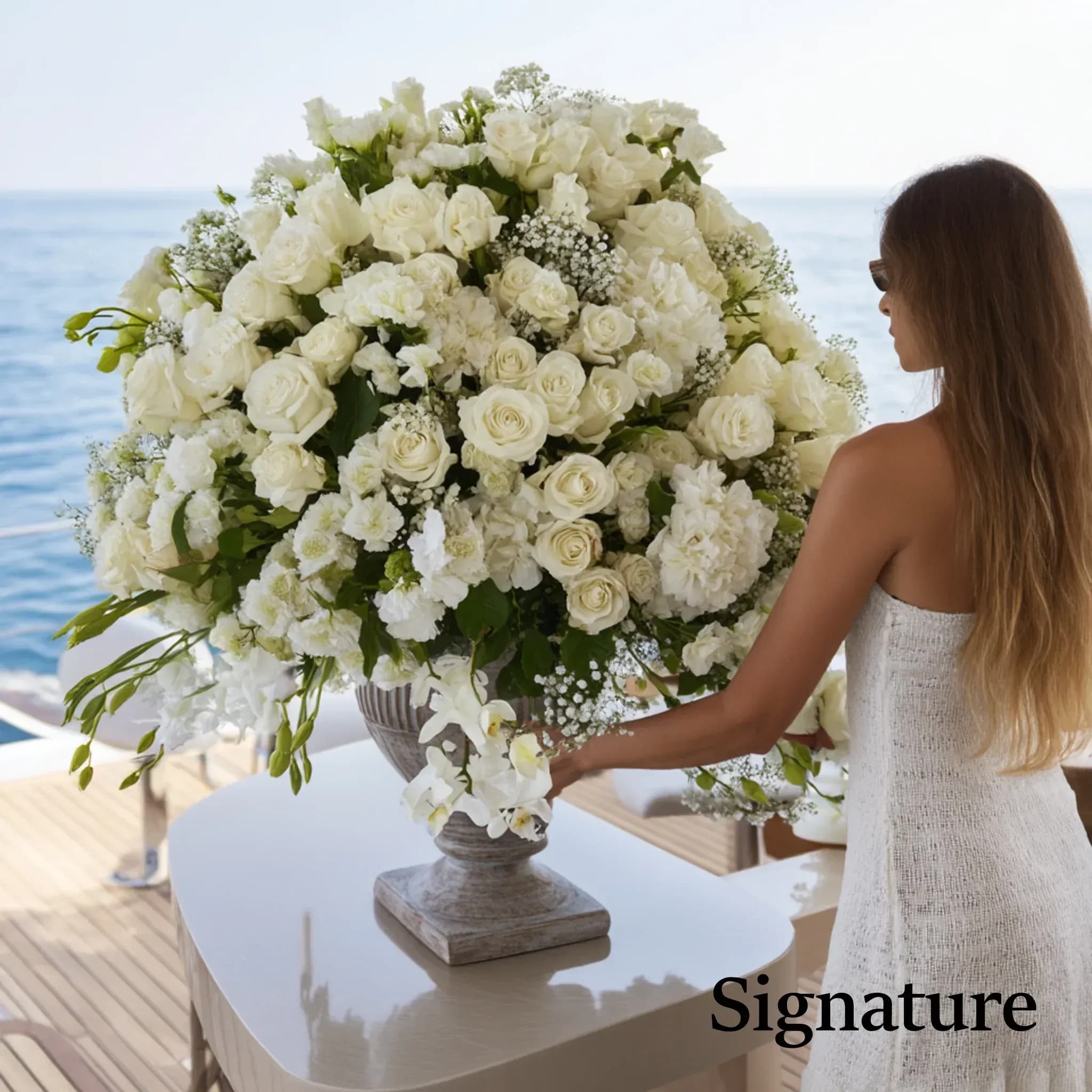 Bouquet Blanc de 200 / 500 roses et Fleurs de Saison